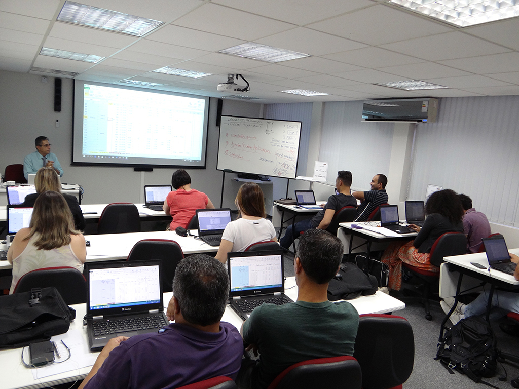 Curso de Excel aplicado aos Calculos Trabalhistas Turma 11 dezembro de 2015